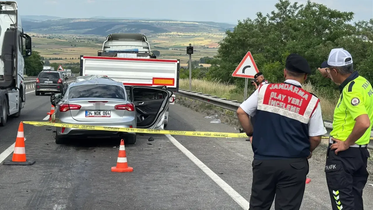 O ilimizde feci kaza: 1 ölü, 8 yaralı