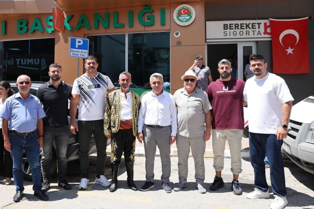 Tarihi Namazgâh Yağlı Pehlivan Güreşleri Öncesi Kandıra'da Davet Turu