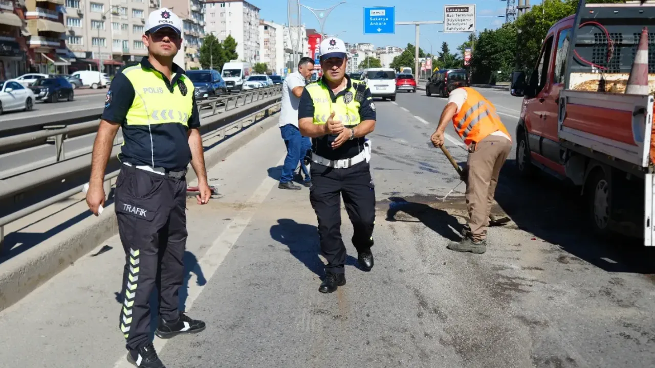 Yavaşlayan trafik zincirlemeye kazaya sebep oldu: 1'i çocuk 3 yaralı