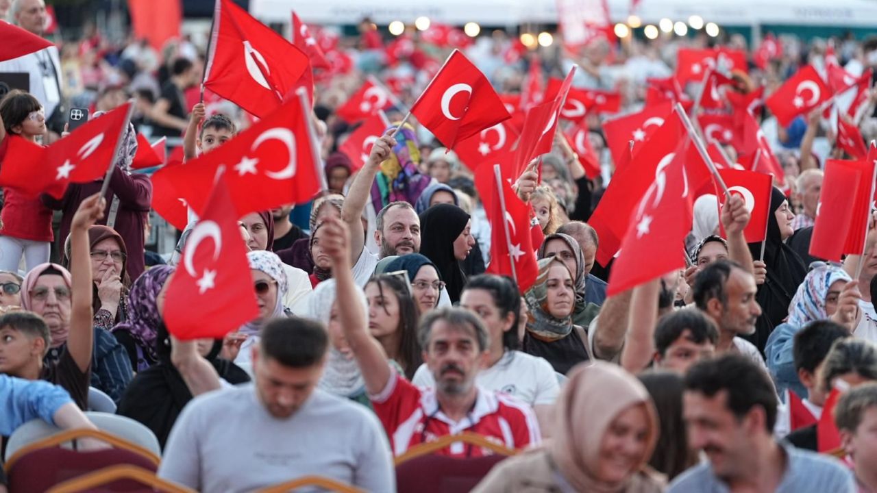 Kocaeli kol kola girdi, tek yürek oldu;