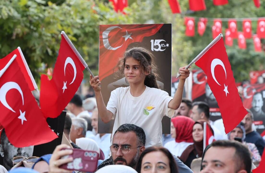 Kocaeli kol kola girdi, tek yürek oldu;