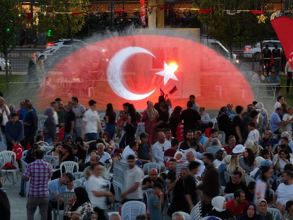 Kocaeli kol kola girdi, tek yürek oldu;