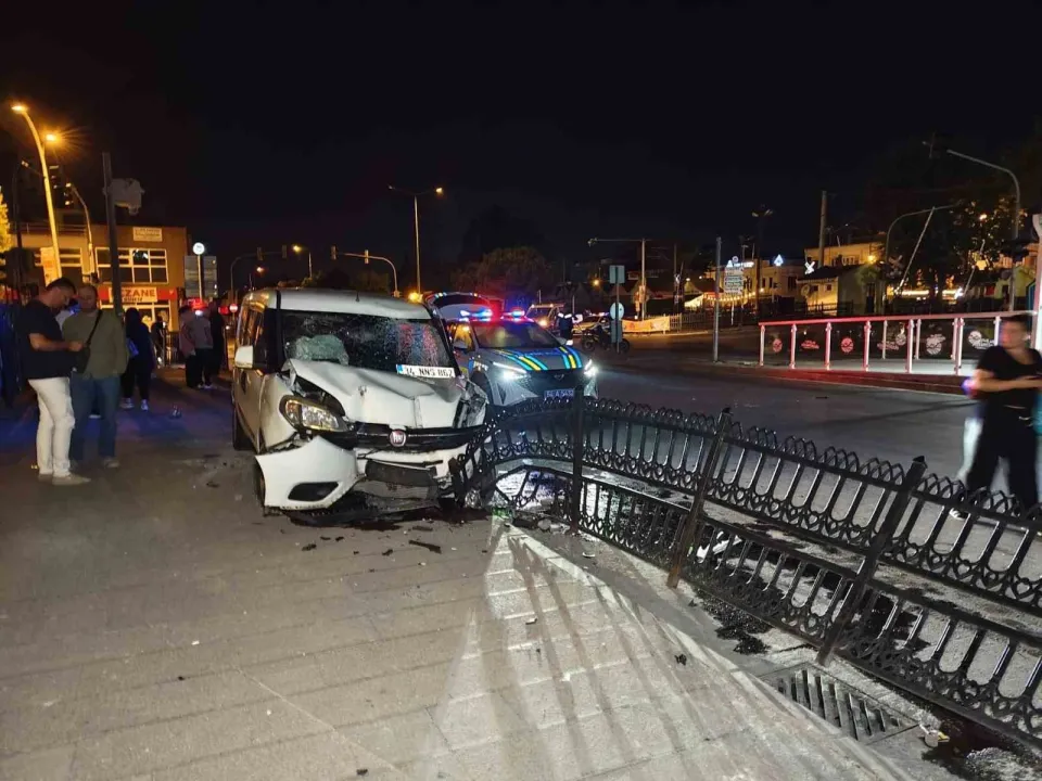 Sakarya'da 1 kişinin can verdiği feci kazanın görüntüleri ortaya çıktı