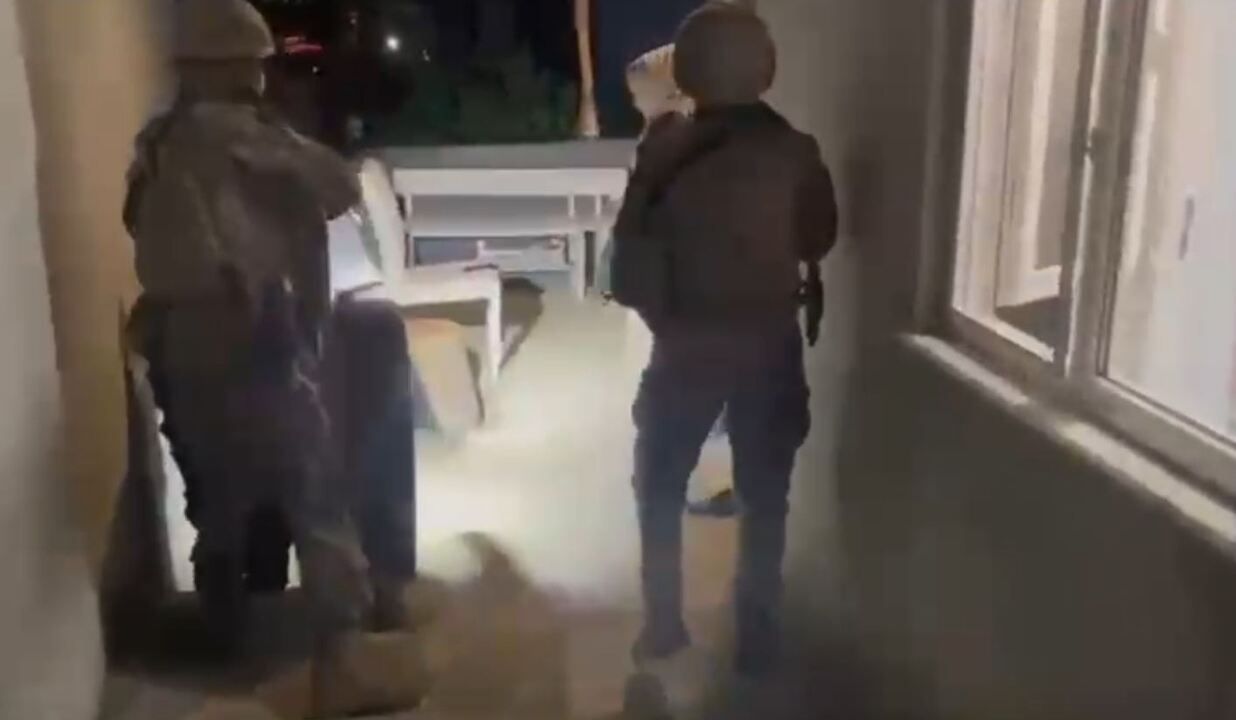 Benzinle iş yeri kundaklamaya çalışmışlardı! Kocaeli polisi yakaladı