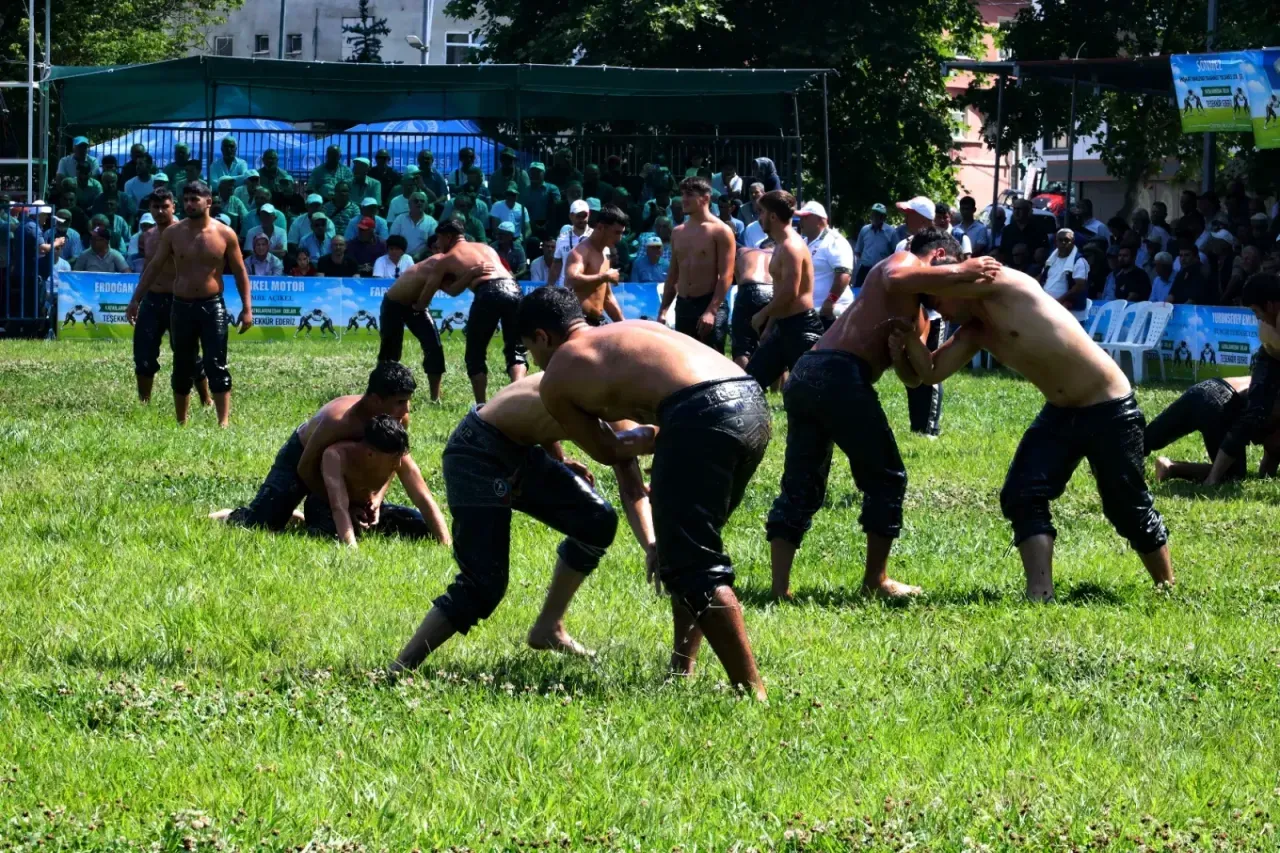 Tarihi Namazgâh Güreşleri İzleyicilerden Tam Not Aldı
