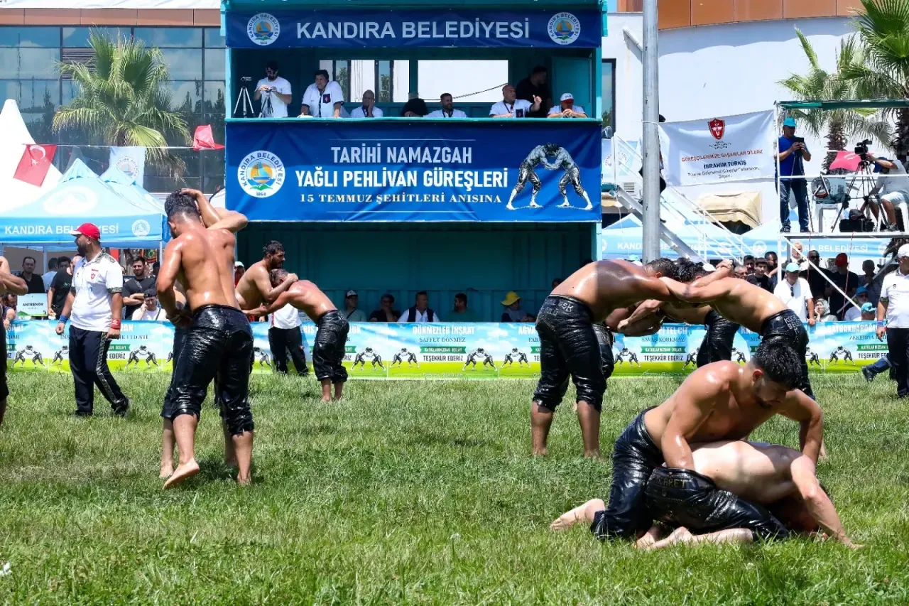 Tarihi Namazgâh Güreşleri İzleyicilerden Tam Not Aldı
