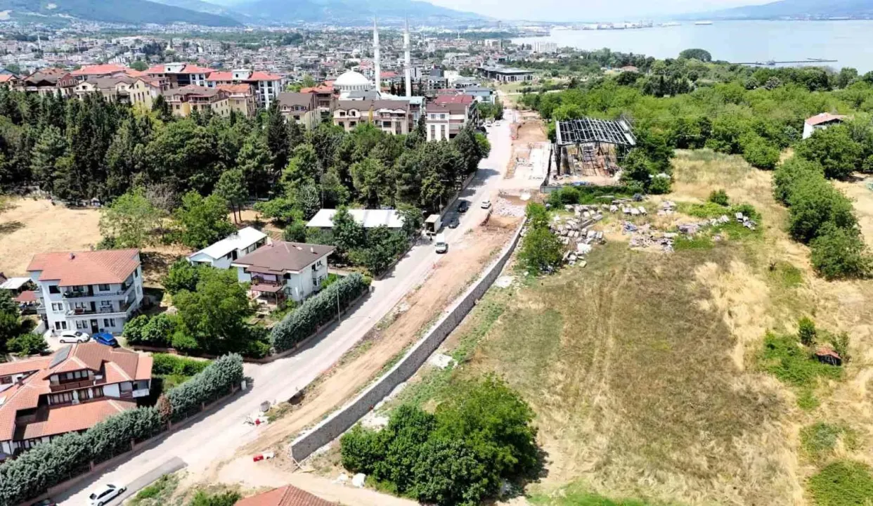 Başiskele’de ulaşım konforu artıyor: Yol 4 şeride çıkıyor