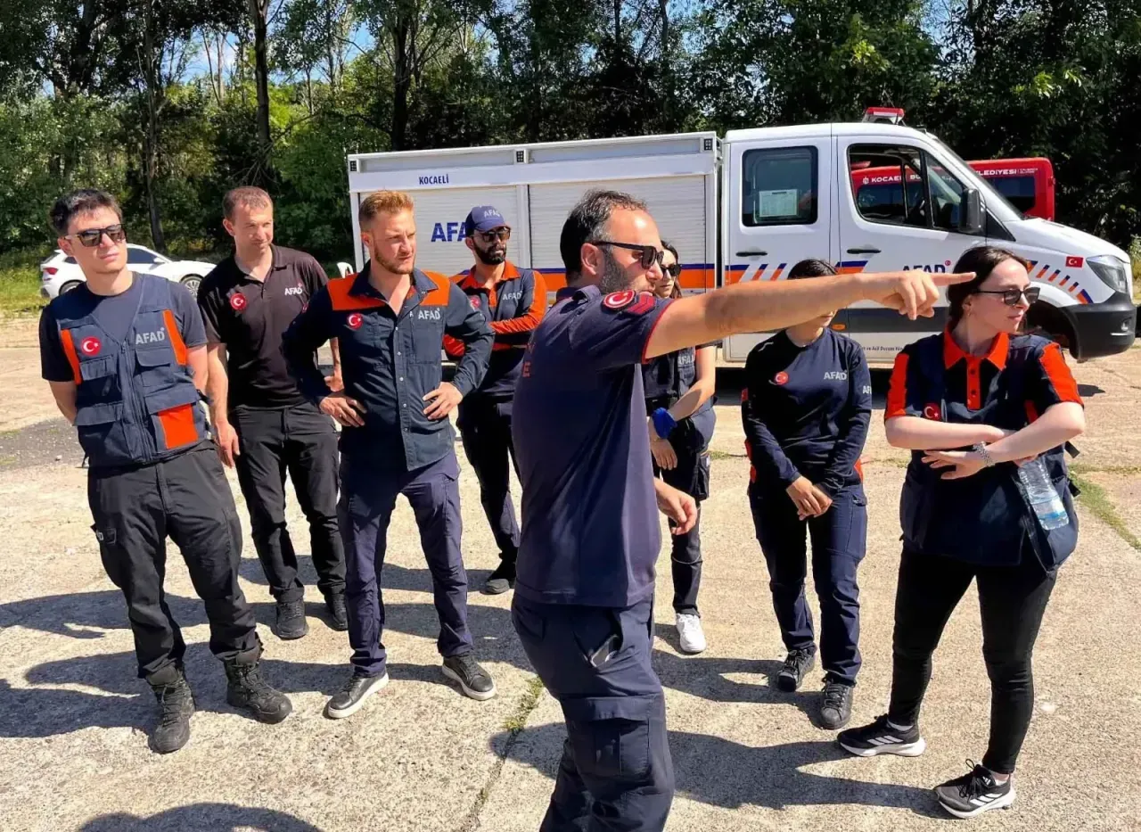 Kocaeli İtfaiyesi’nden AFAD’a hayat kurtaracak eğitim