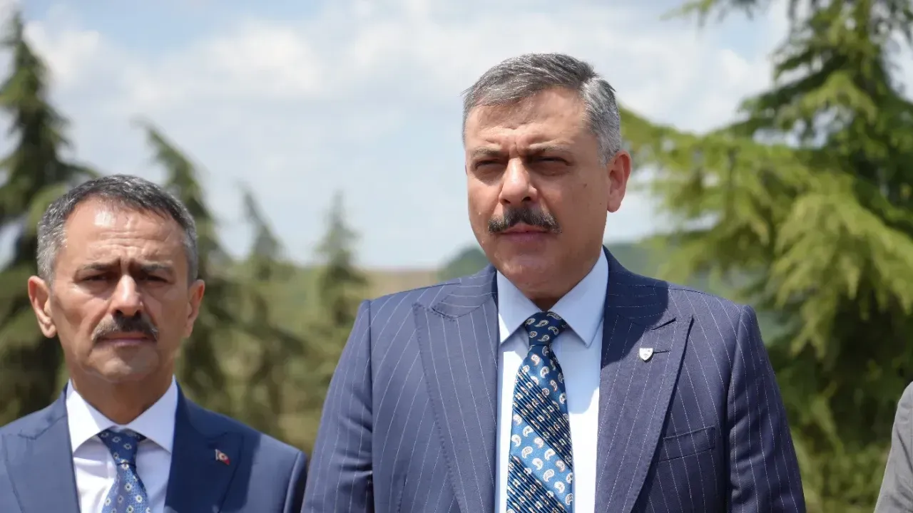 Bakan Çiftçi Kocaeli’den duyurdu: Sokak hayvanları için yeni hedef açıklandı