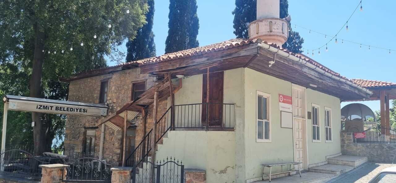  İzmit'in Tarihi Yumurtacı Camii 2 Yıldır Kaderine Terk Edildi