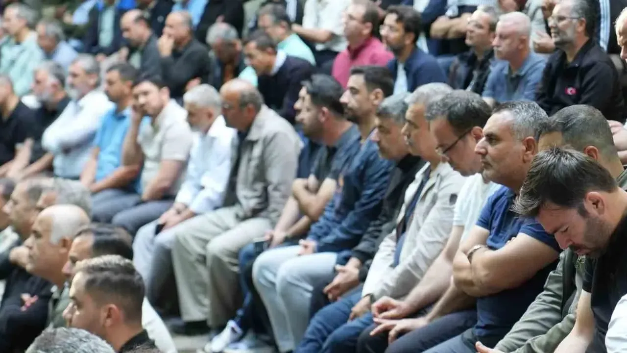 Bakan Çiftçi’den Kocaeli’de akvaryum ve kütüphane ziyareti