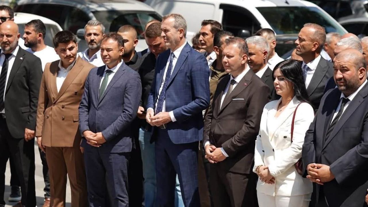 MHP İzmit'ten kongreleri gerçekleşen ilçelere destek!
