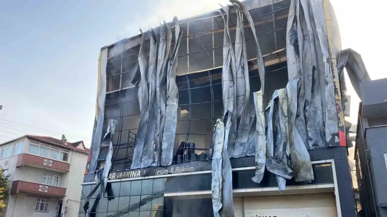Kocaeli’de 7 kişinin öldüğü fabrika yangını davasında telefon şifreleri krizi