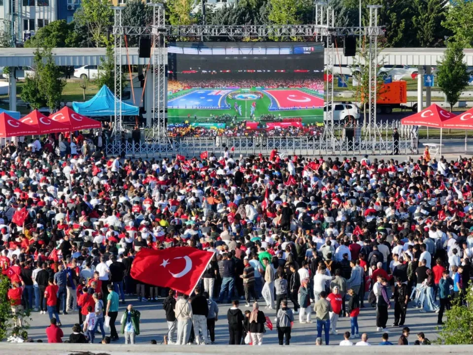 Kocaeli’nin meydanları sosyal hayatın merkezi oldu