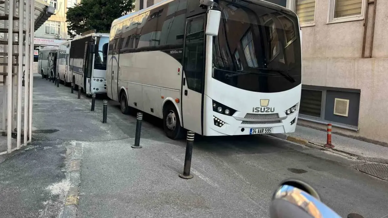 Gözaltına alınan şüpheliler, İstanbul’da sağlık kontrolünden geçirildi