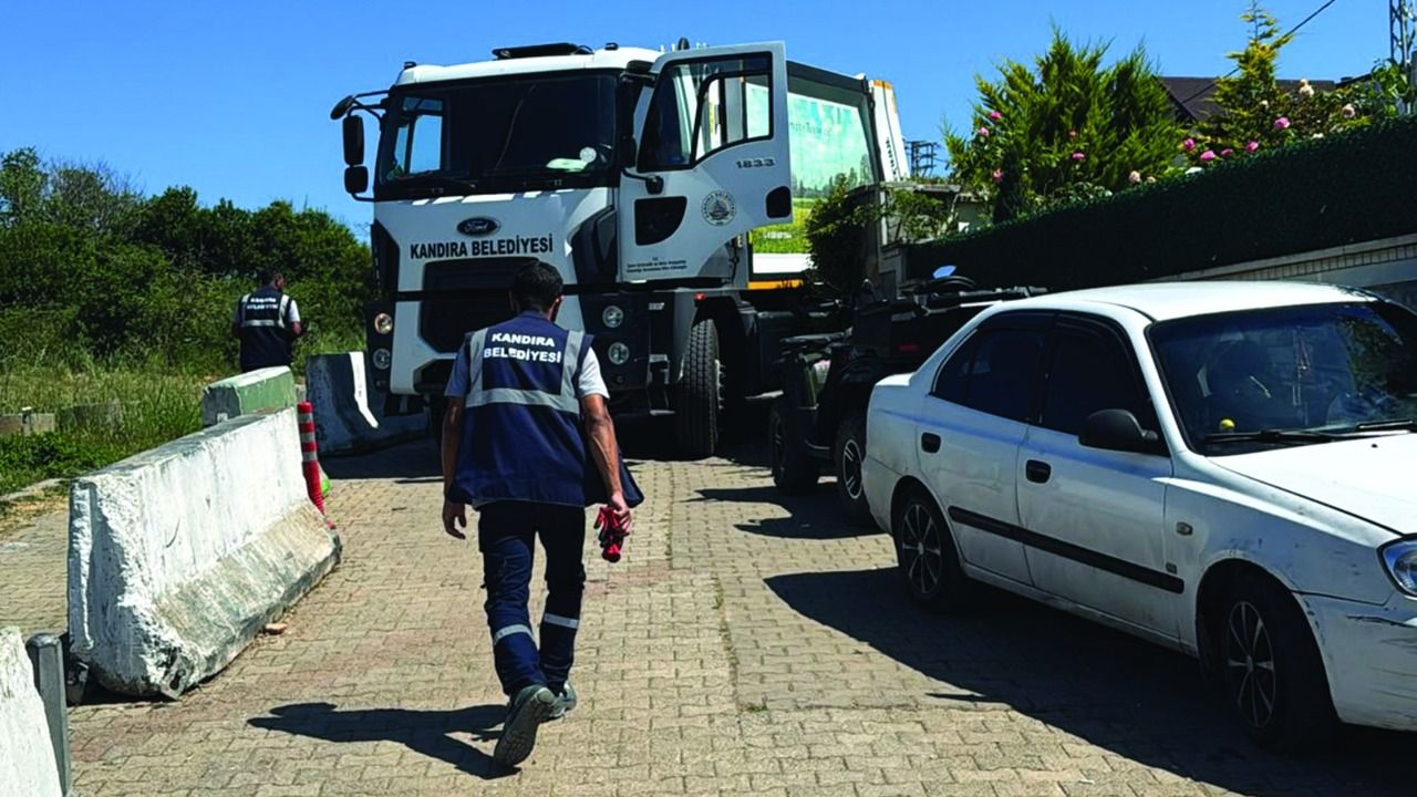 Kandıra Sahillerinde Düzensiz Parklanma Temizlik Hizmetlerini Zorlaştırıyor