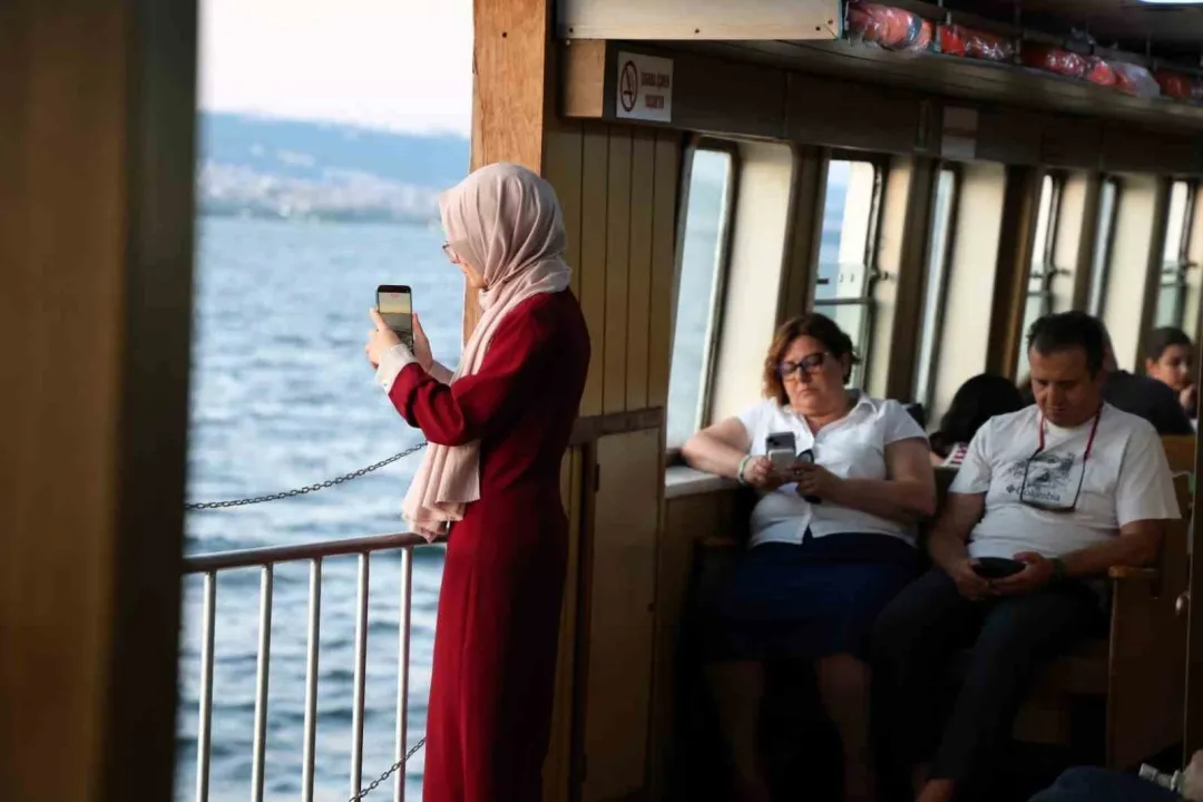 Vatandaşlar akın ediyor! İzmit Körfezi’nde yaz geceleri vapurla güzelleşiyor