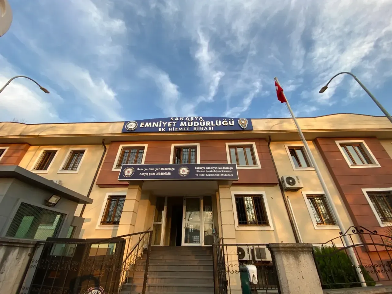 Komşu Sakarya'da icra dairesinde 15 milyonluk vurgun