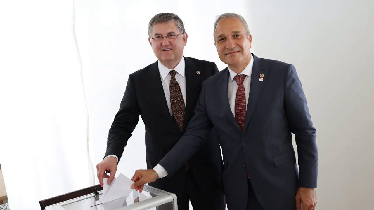 Kocaeli siyasetinde dikkat çeken gelişme! CHP'nin 3 milletvekili Yeni Parti'de
