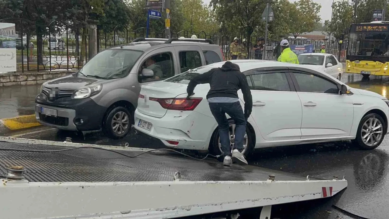İstanbul'da yolcu otobüsü dehşeti! 30 kişi yaralandı