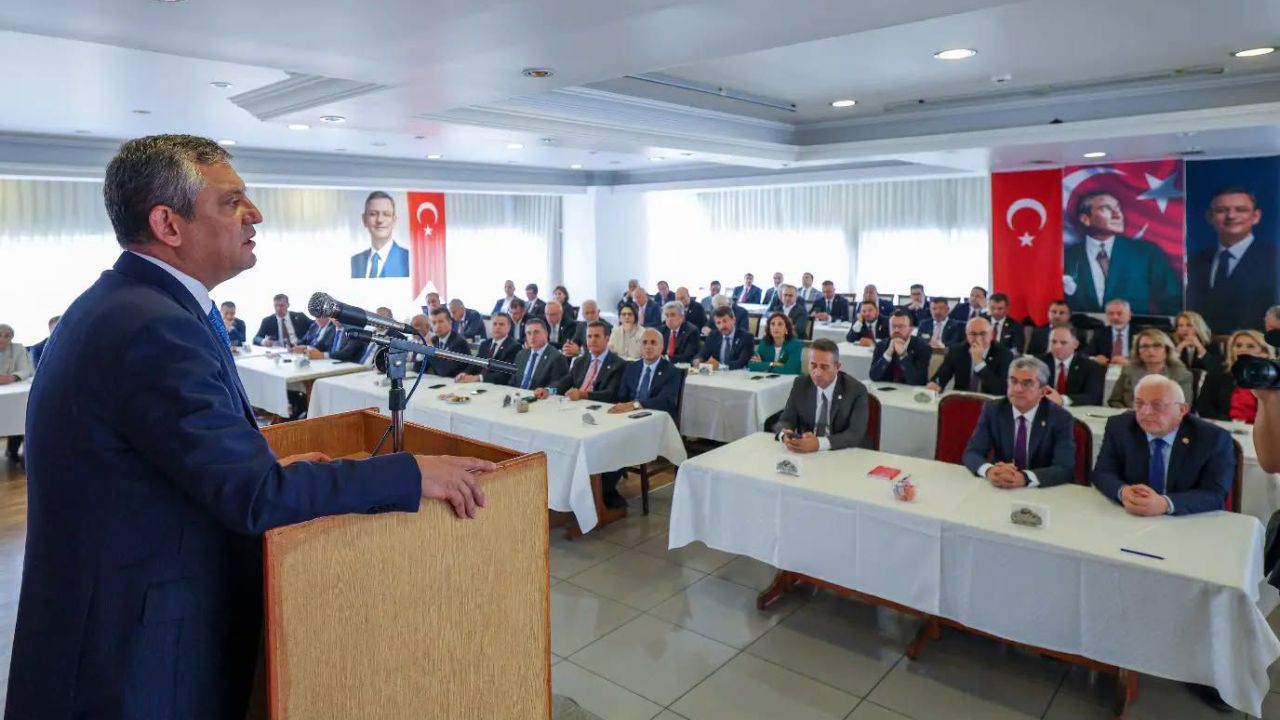 Kocaeli siyasetinde dikkat çeken gelişme! CHP'nin 3 milletvekili Yeni Parti'de