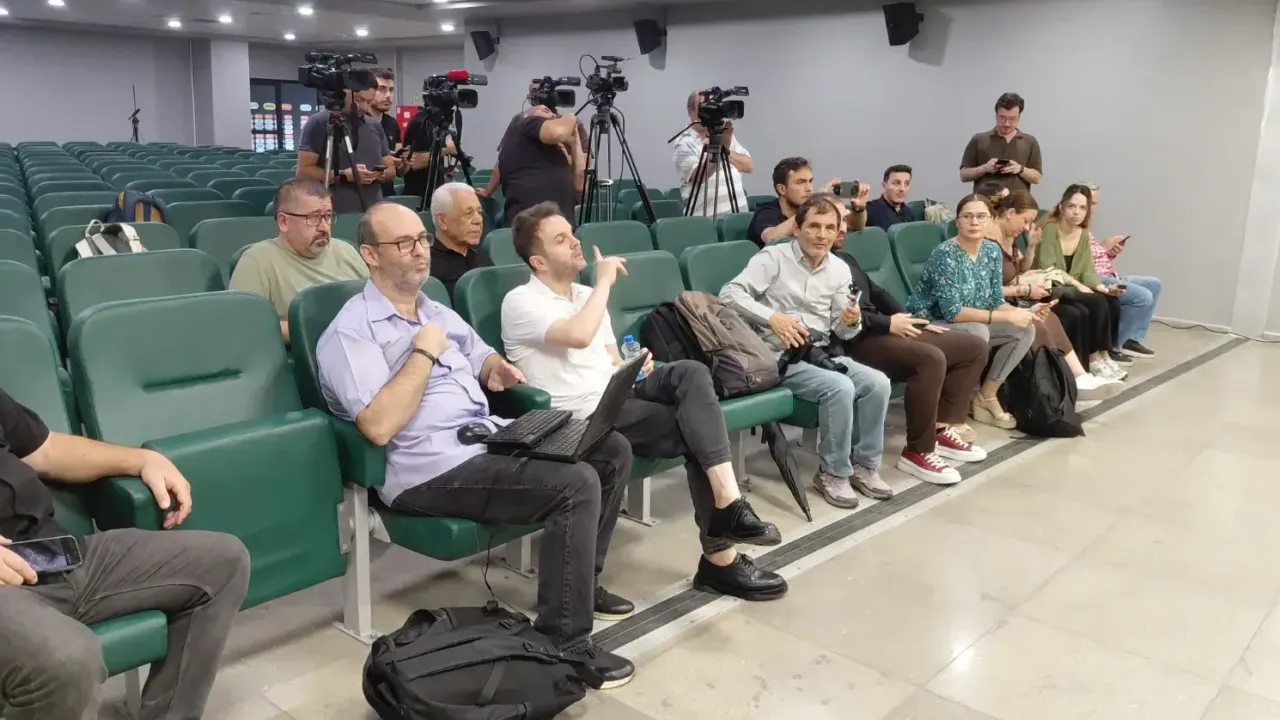 Kocaelispor'da Keita ve Show Kadro dışı...