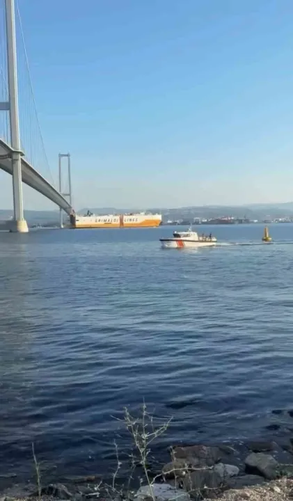 İzmit Körfezi'nde korku dolu anlar! Akıntıya kapılan 3 kişi kurtarıldı