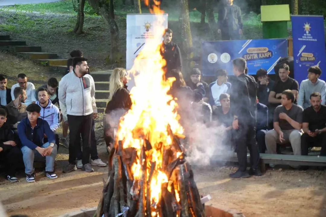 AK Parti'nin İnsan Hakları Kampı Kocaeli'nde başladı