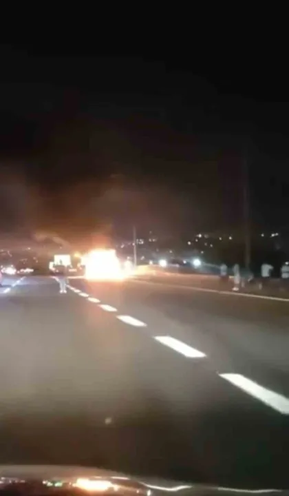 İzmit'te seyir halindeki minibüs bir anda alev aldı