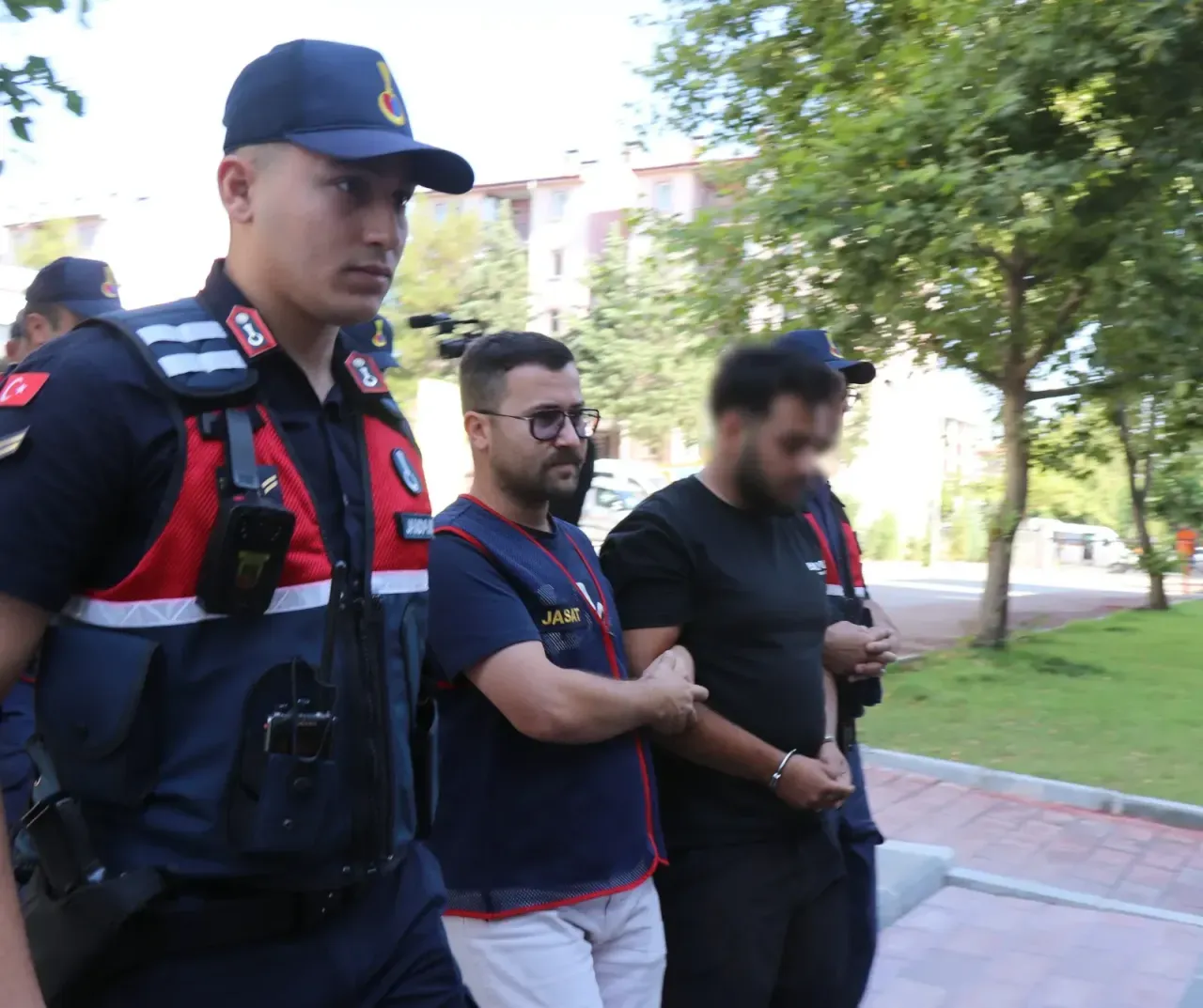 Denizli’den Kocaeli’ye uzanan dolandırıcılık ağı çökertildi
