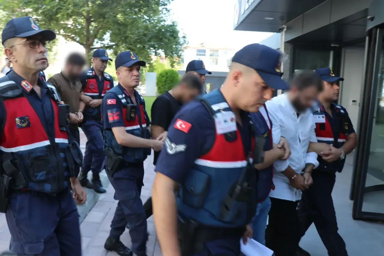 Denizli’den Kocaeli’ye uzanan dolandırıcılık ağı çökertildi