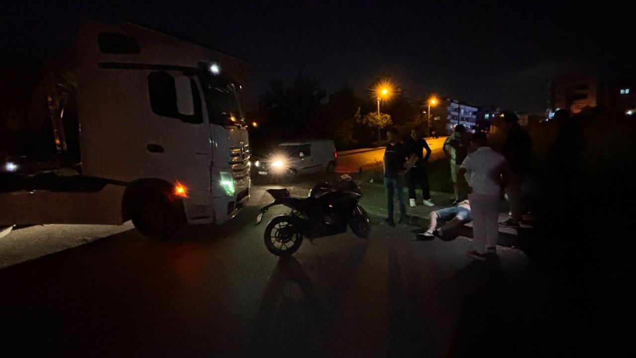 İzmit Yeşilova'da Tır ile Motosiklet Çarpıştı: 1 Yaralı