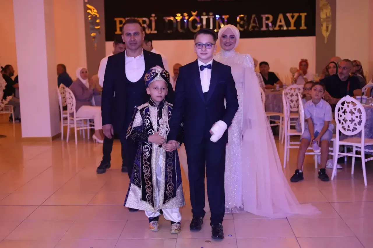 Tadik Ailesinin Mutlu Günü