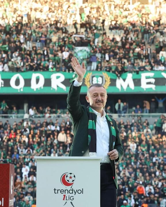 Kocaeli’de futbol rüzgarı esecek: Kocaelispor taraftarıyla Buray konserinde kucaklaşacak