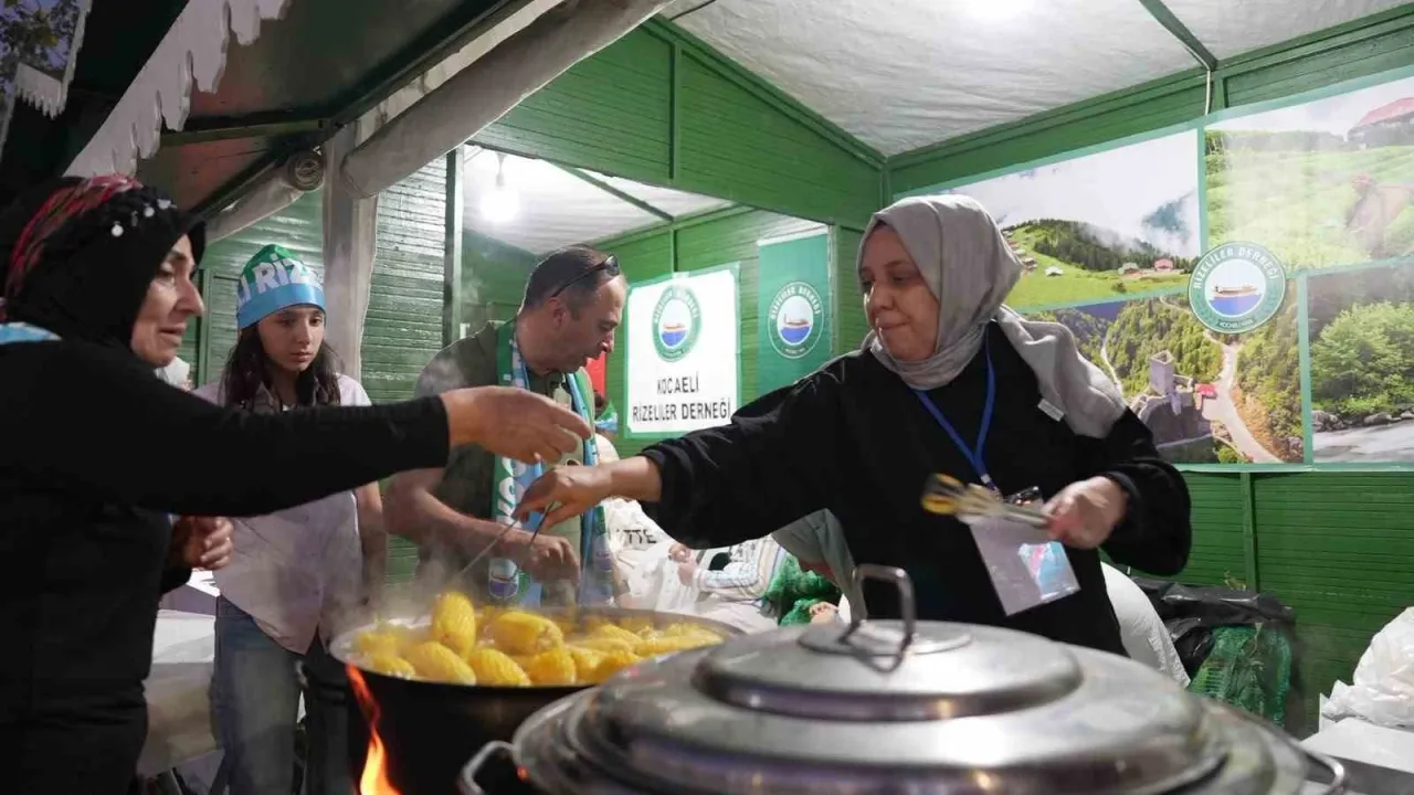Başiskele’de kültür şöleni! Türkiye’nin dört bir yanı sahilde buluştu