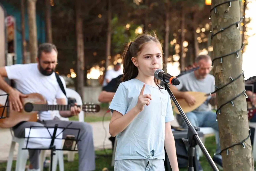 Başiskele’de türküler eşliğinde aile buluşması