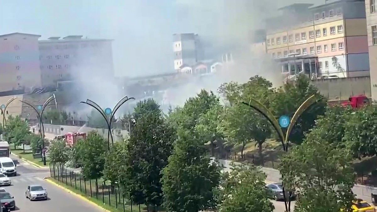 Gebze'de adliye bahçesinde yangın çıktı