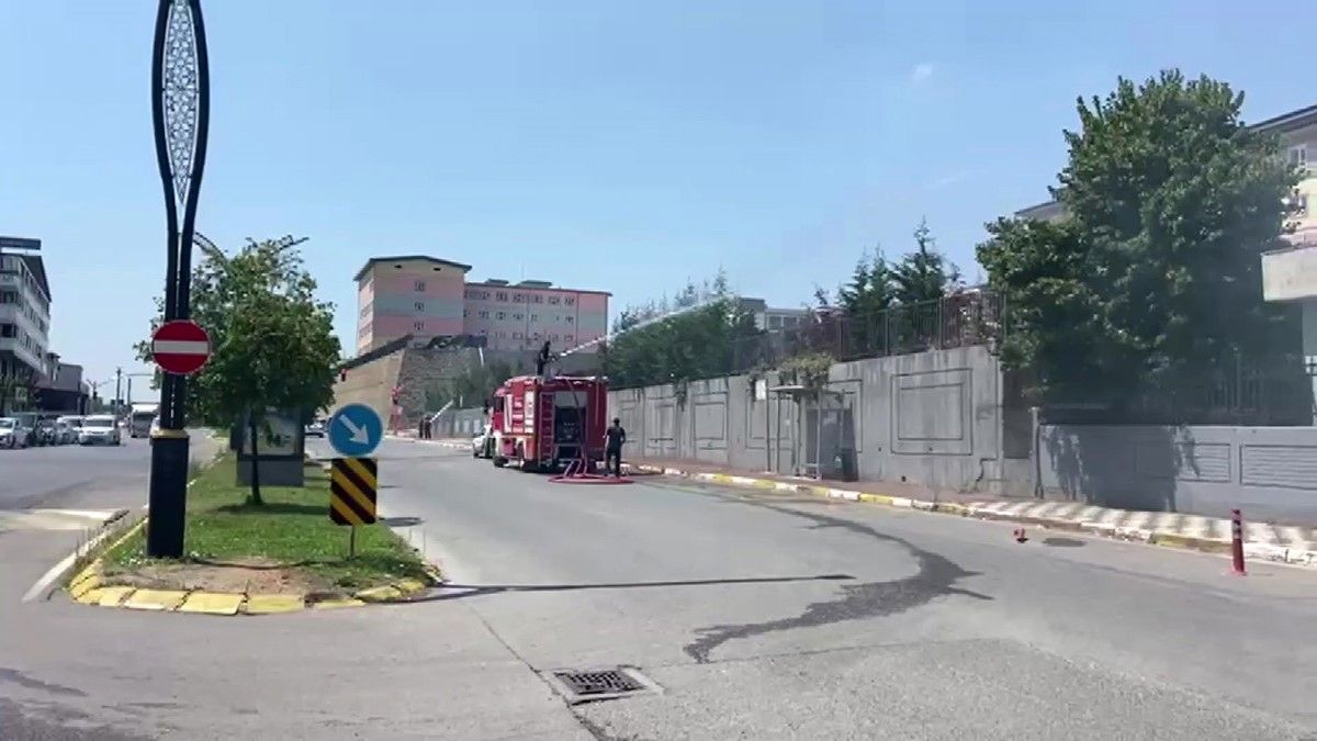 Gebze'de adliye bahçesinde yangın çıktı