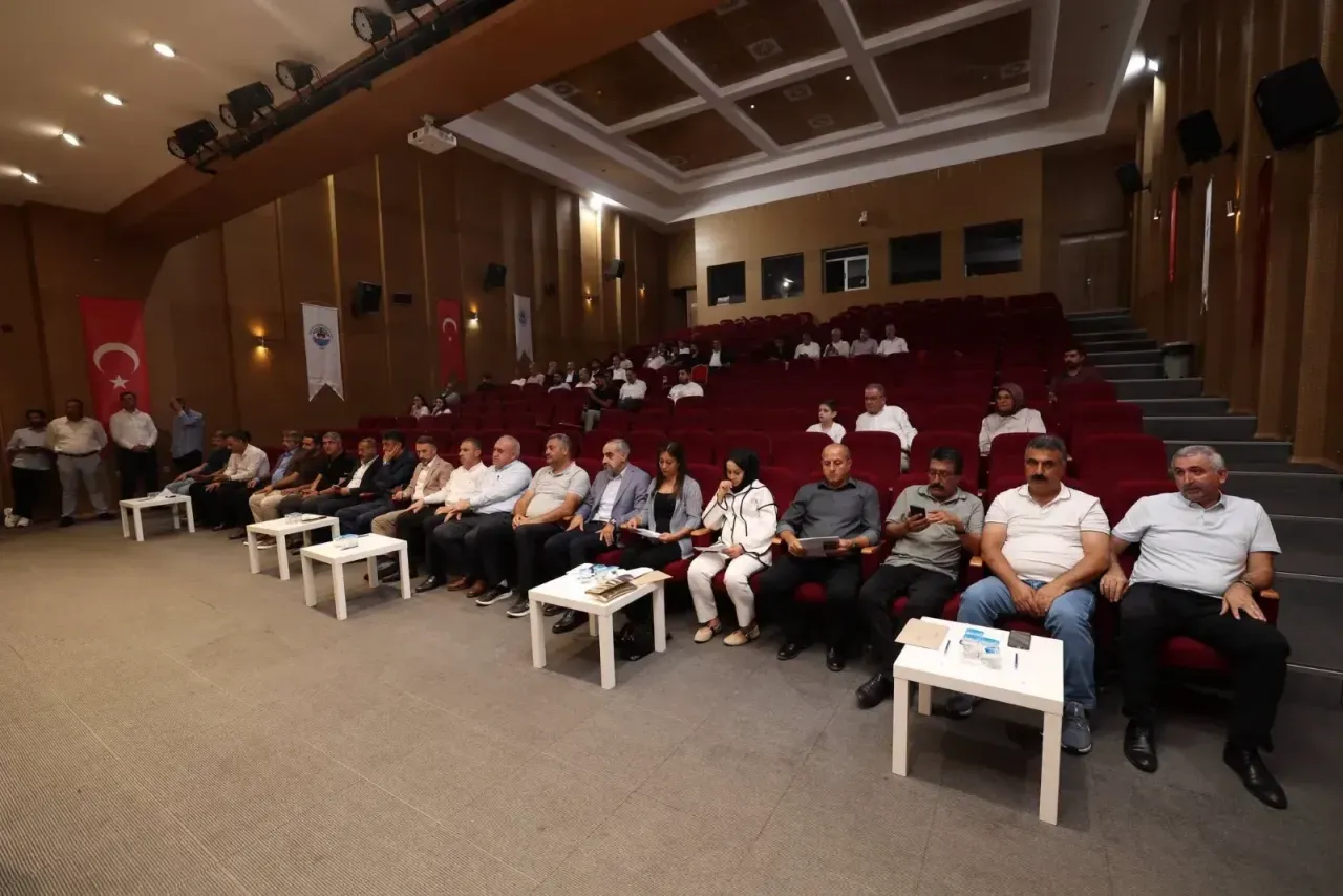 Dilovası Meclisi’nde gündem yatırımlar oldu: Ömeroğlu projeleri anlattı