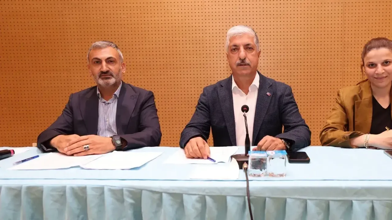 Dilovası Meclisi’nde gündem yatırımlar oldu: Ömeroğlu projeleri anlattı