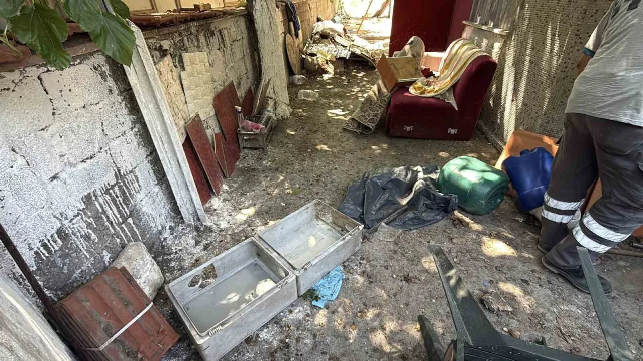 25 yıldır yıkılmayı bekleyen bina fuhuş oteli oldu