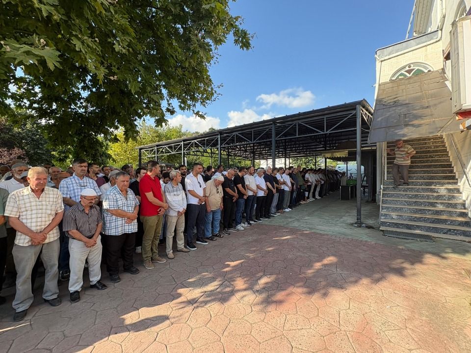 Eşme, Emir Oktay'ı Gözyaşlarıyla Uğurladı