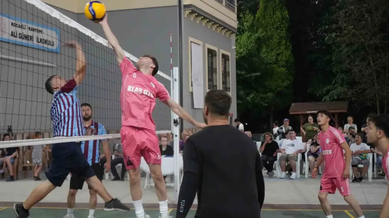 Hayatını kaybeden dalgıç için 12 takım sahaya çıktı
