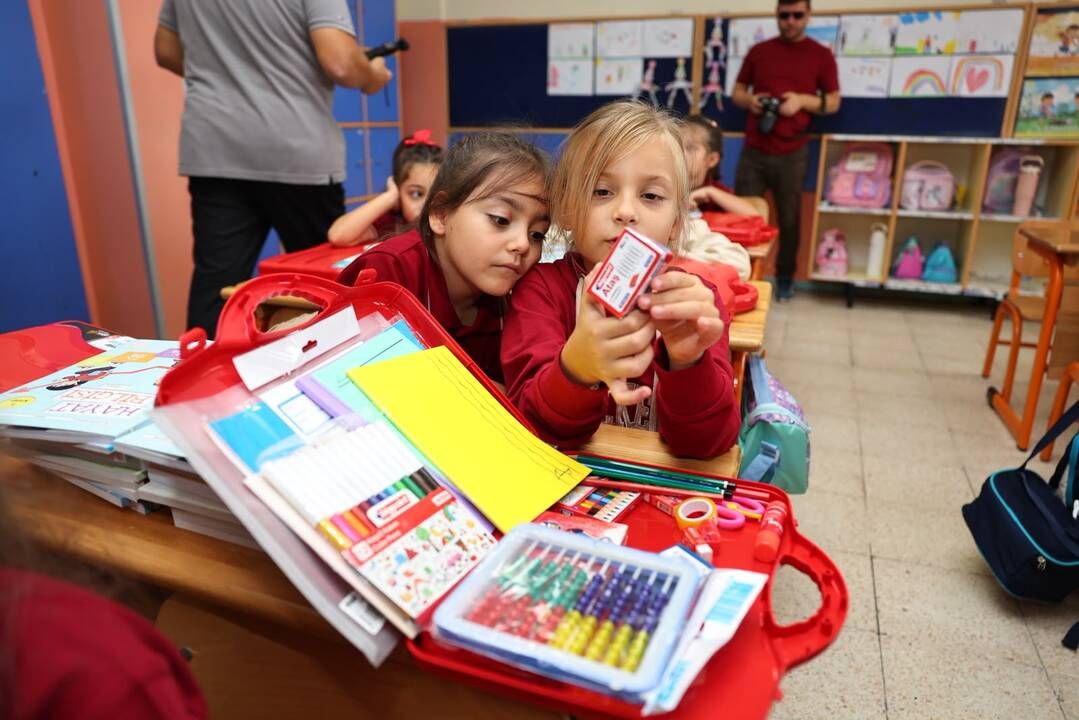 Başiskele’de 1. Sınıf Öğrencilerine Kırtasiye Desteğine Devam