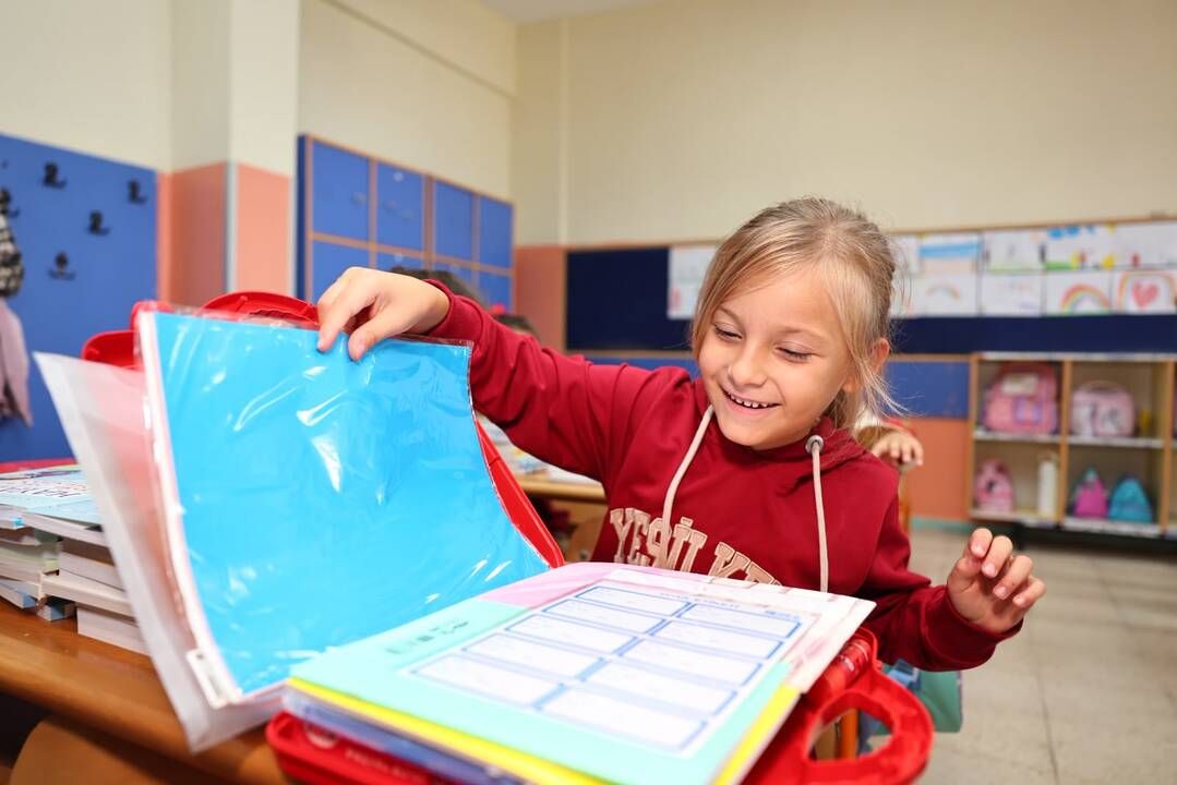 Başiskele’de 1. Sınıf Öğrencilerine Kırtasiye Desteğine Devam